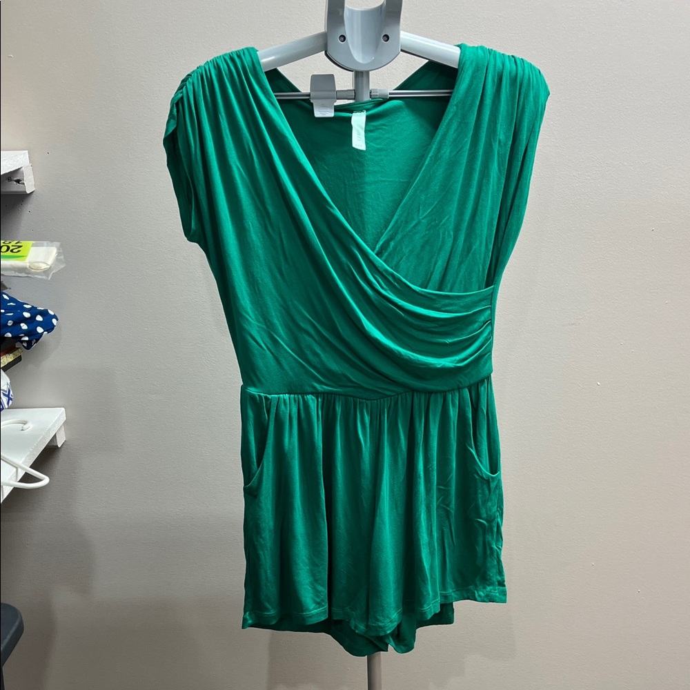 Gilli Emerald Green Draped V-Neck Tunic Romper
